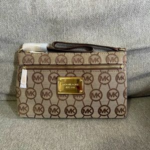 Michael Kors Wristlet